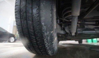 满载汽车胎压多少